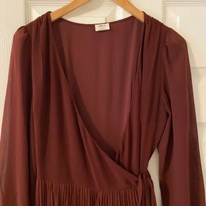 V neck pleated dress